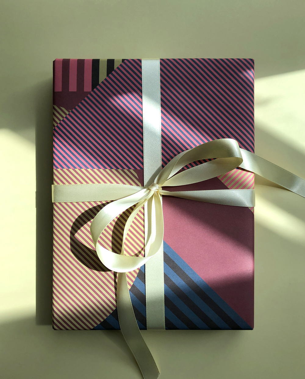 Geschenkpapier Aligned Red – Bild 4