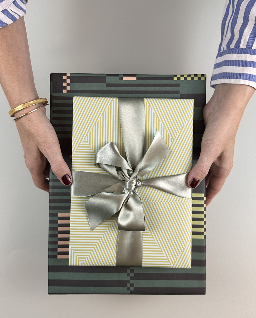 Geschenkpapier Golden Stripes – Bild 3